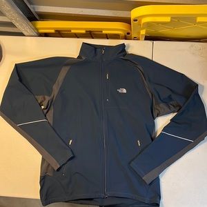 Mens lightweight North Face jacket in good shape!